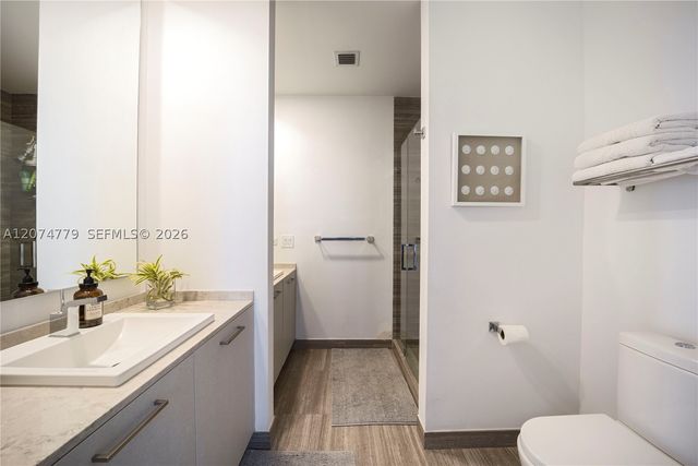 1010 Brickell Ave 4701, Miami, FL 33131