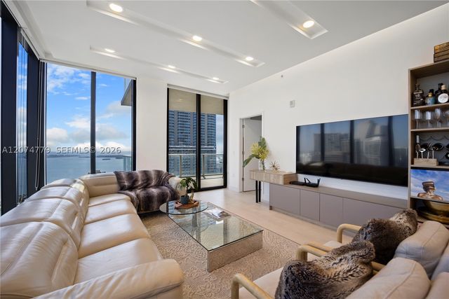 1010 Brickell Ave 4701, Miami, FL 33131