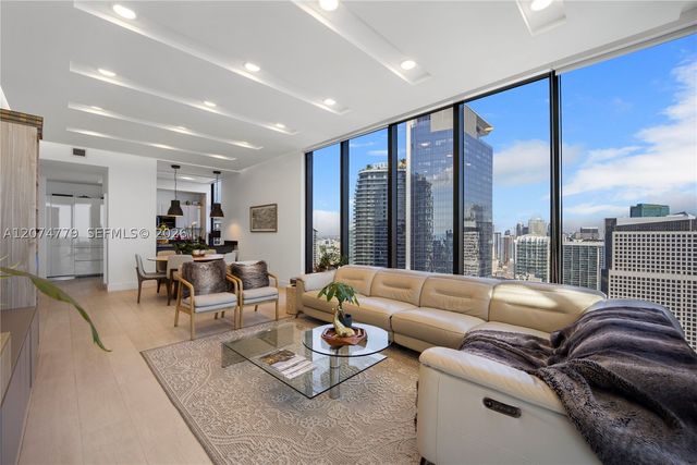 1010 Brickell Ave 4701, Miami, FL 33131