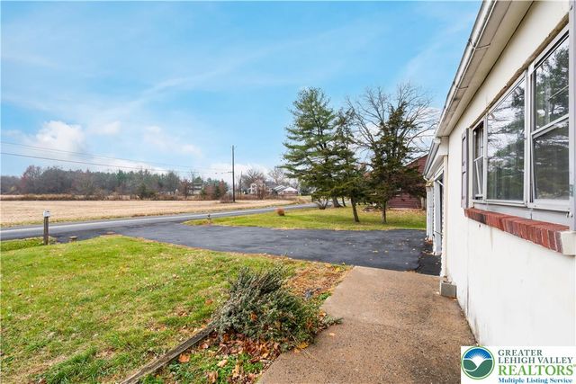 25 Meadow Road, Richland Twp, PA 18951