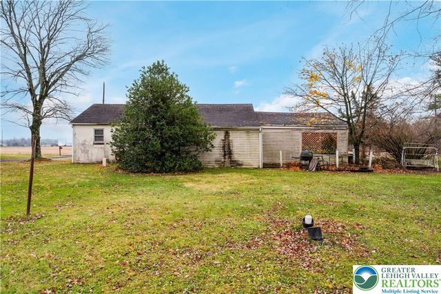 25 Meadow Road, Richland Twp, PA 18951