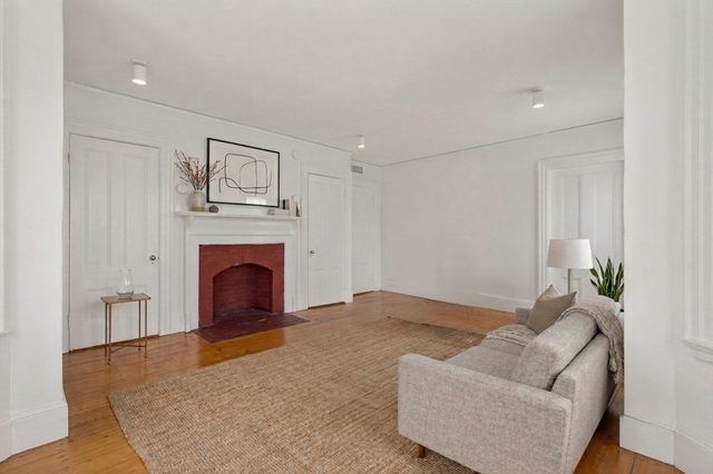 191 Davis Ave, Brookline, MA 02445