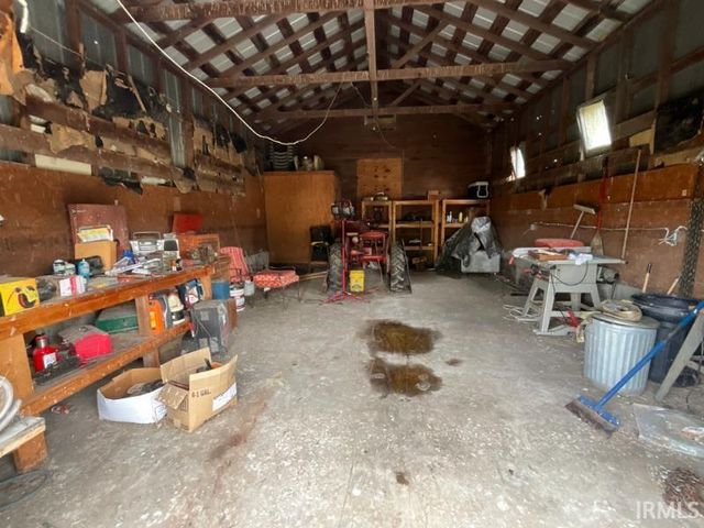 6068 N West Street, Ossian, IN 46777