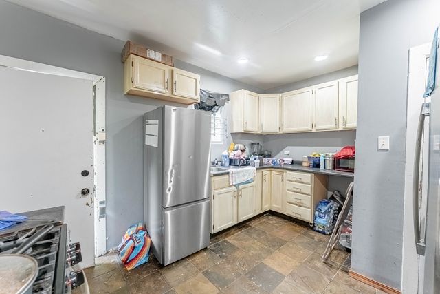 244 W 117th Street, Chicago, IL 60628