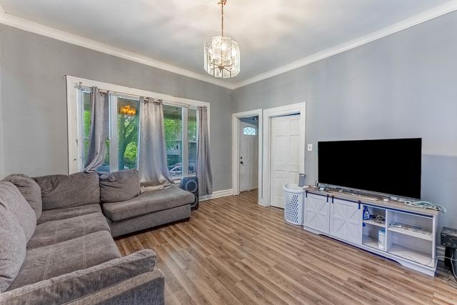 244 W 117th Street, Chicago, IL 60628