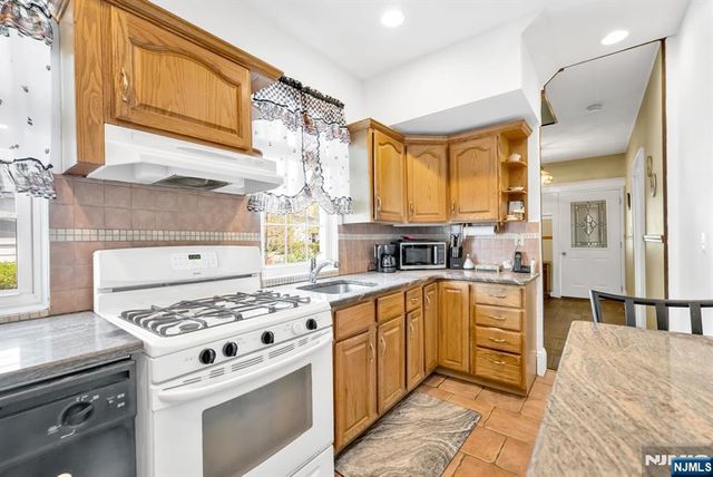 98 Laurel Street, Ridgefield Park, NJ 07660