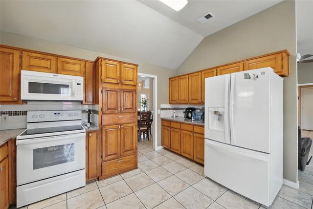 2018 Carillon Lane, Carrollton, TX 75007