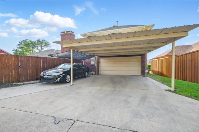 2018 Carillon Lane, Carrollton, TX 75007
