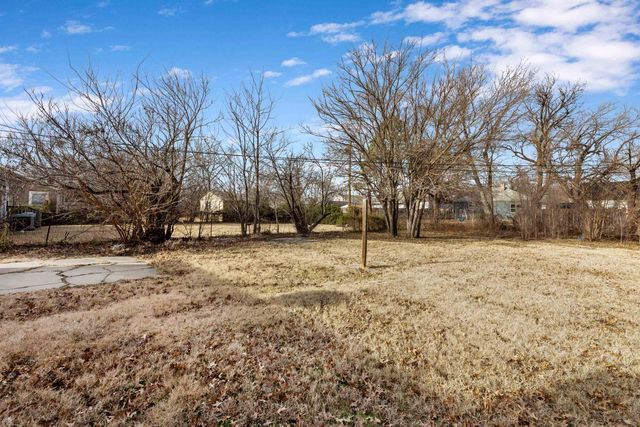 5430 E Pine St, Wichita, KS 67208