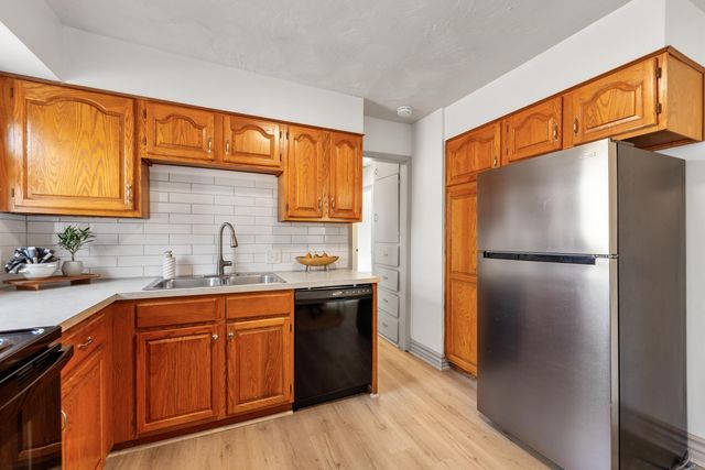 5430 E Pine St, Wichita, KS 67208