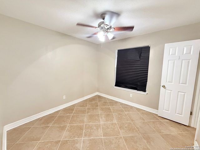 5221 Pond Lake, San Antonio, TX 78244
