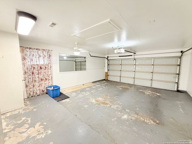 5221 Pond Lake, San Antonio, TX 78244