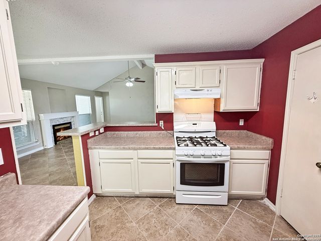 5221 Pond Lake, San Antonio, TX 78244