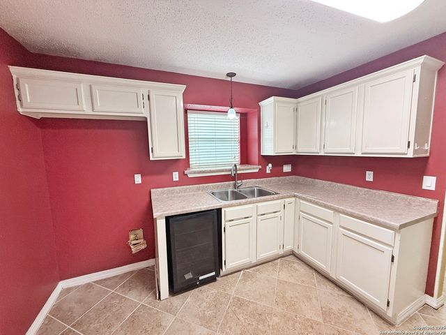 5221 Pond Lake, San Antonio, TX 78244