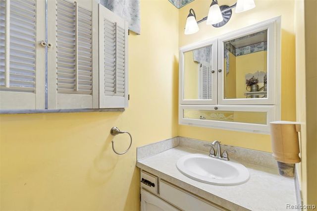 309 Windy Bluff, Flushing, MI 48433