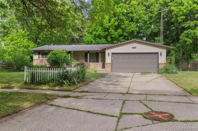 309 Windy Bluff, Flushing, MI 48433