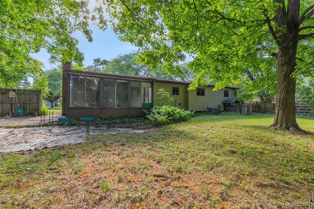 309 Windy Bluff, Flushing, MI 48433
