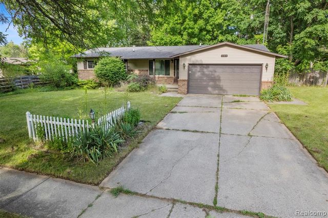 309 Windy Bluff, Flushing, MI 48433