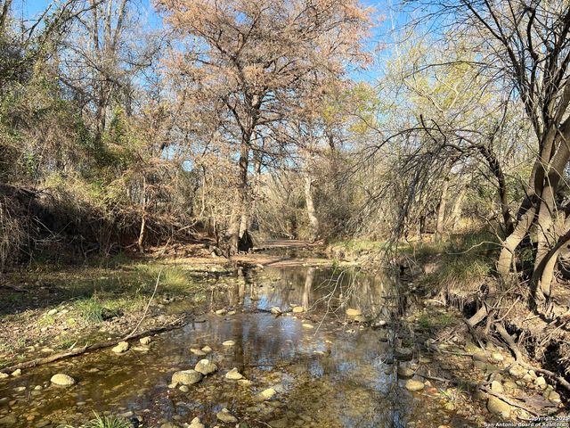 908 COUNTY ROAD 5711, Castroville, TX 78039