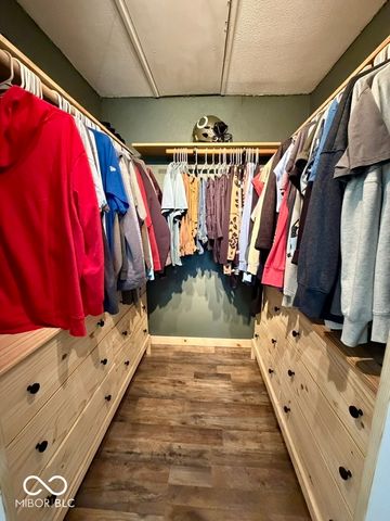 48 W Greencastle Road, Mooresville, IN 46158