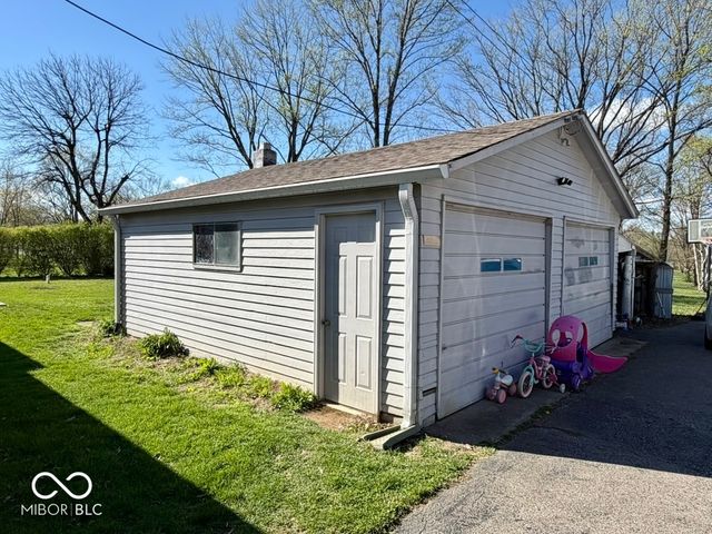 48 W Greencastle Road, Mooresville, IN 46158