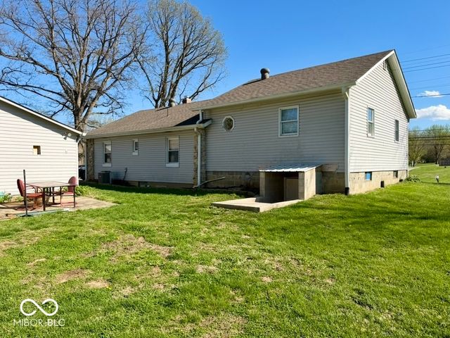 48 W Greencastle Road, Mooresville, IN 46158