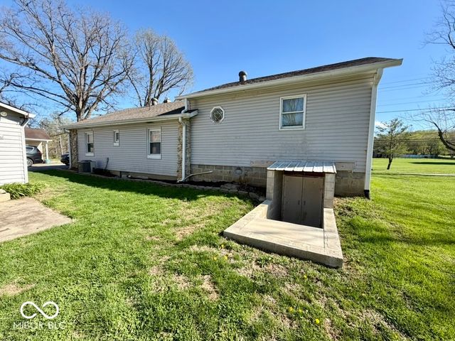 48 W Greencastle Road, Mooresville, IN 46158