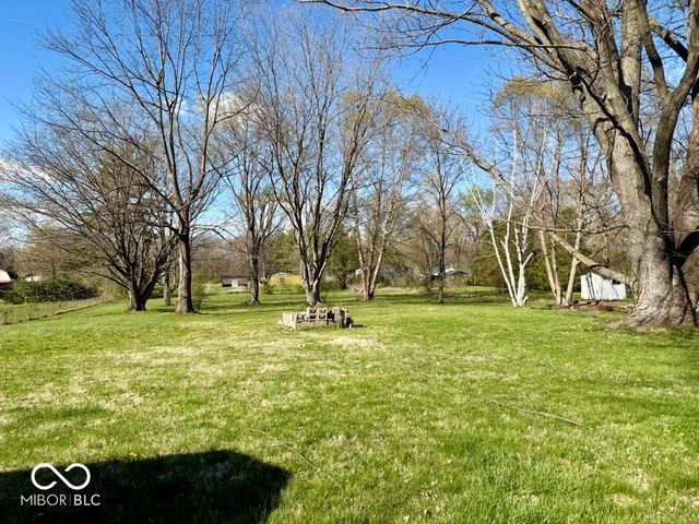 48 W Greencastle Road, Mooresville, IN 46158