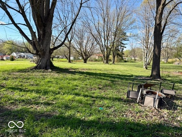 48 W Greencastle Road, Mooresville, IN 46158