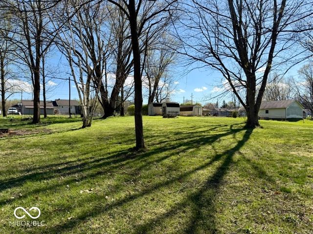 48 W Greencastle Road, Mooresville, IN 46158