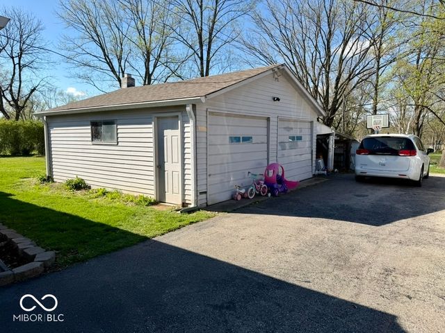 48 W Greencastle Road, Mooresville, IN 46158