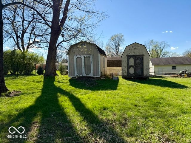48 W Greencastle Road, Mooresville, IN 46158