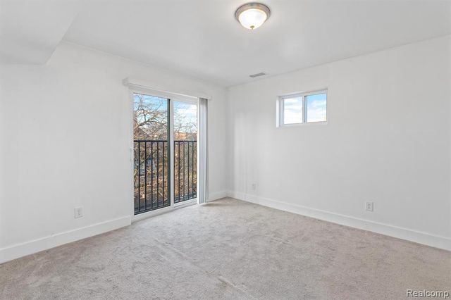 609 E Kirby Street 301, Detroit, MI 48202