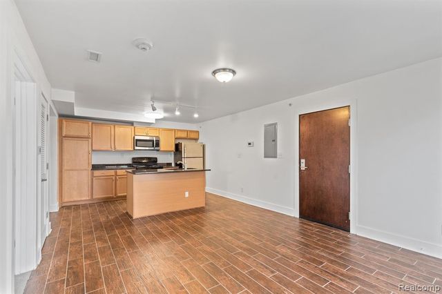 609 E Kirby Street 301, Detroit, MI 48202