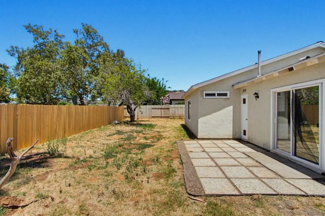 1261 Conway Dr, Escondido, CA 92027