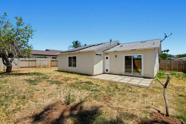 1261 Conway Dr, Escondido, CA 92027
