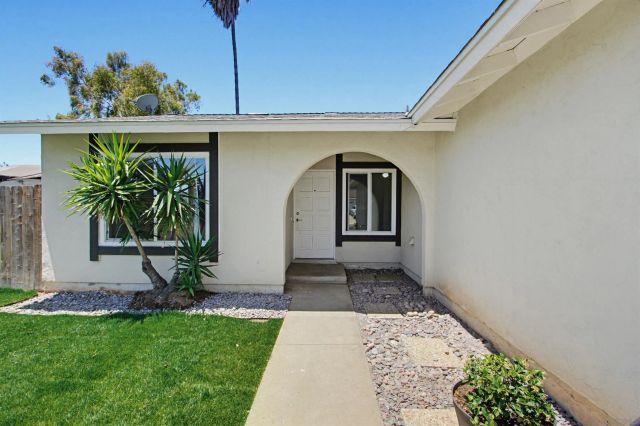 1261 Conway Dr, Escondido, CA 92027