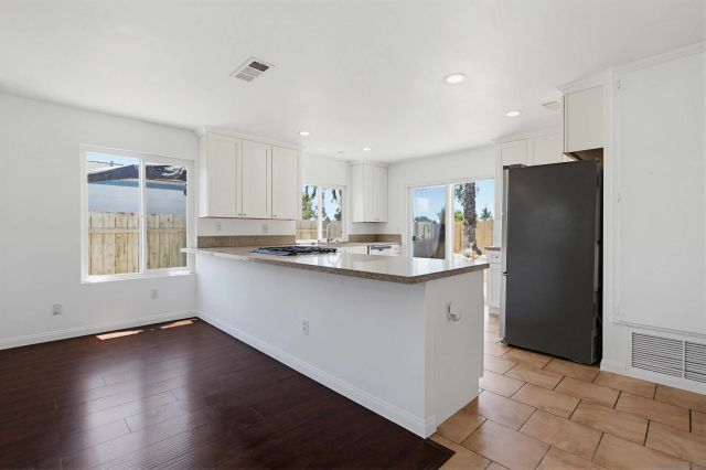 1261 Conway Dr, Escondido, CA 92027