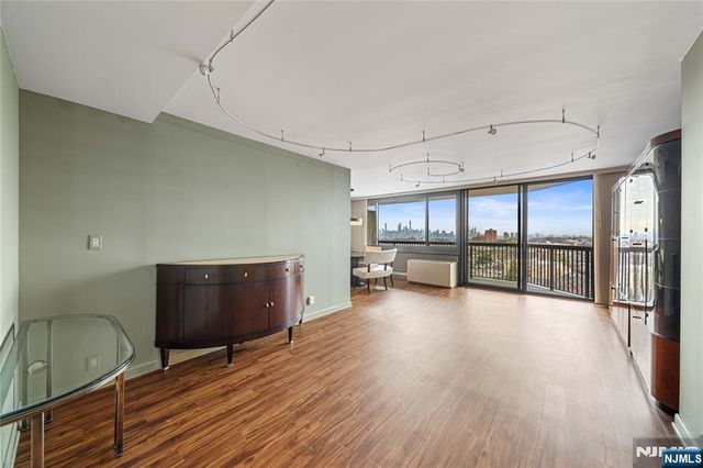 770 Anderson Avenue 14Q, Cliffside Park, NJ 07010