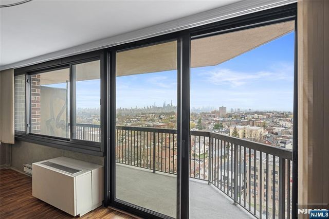 770 Anderson Avenue 14Q, Cliffside Park, NJ 07010