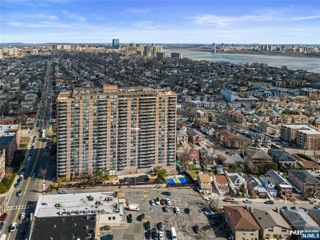 770 Anderson Avenue 14Q, Cliffside Park, NJ 07010