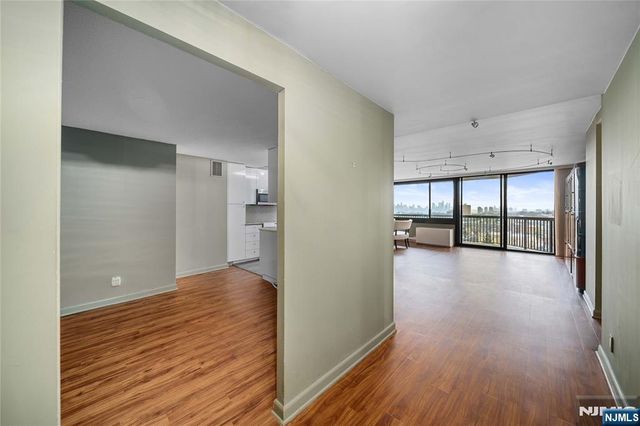 770 Anderson Avenue 14Q, Cliffside Park, NJ 07010