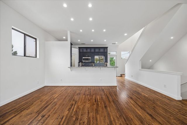 2510 Genesee Street, Houston, TX 77006