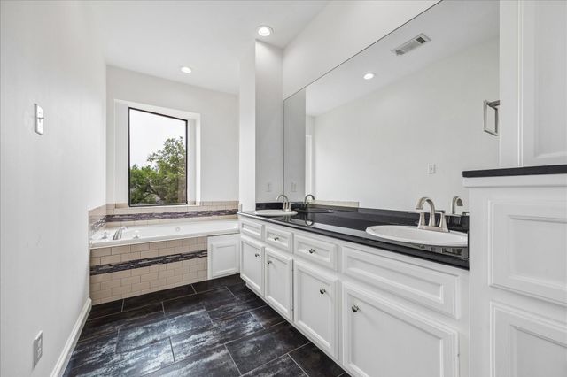 2510 Genesee Street, Houston, TX 77006