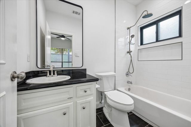 2510 Genesee Street, Houston, TX 77006