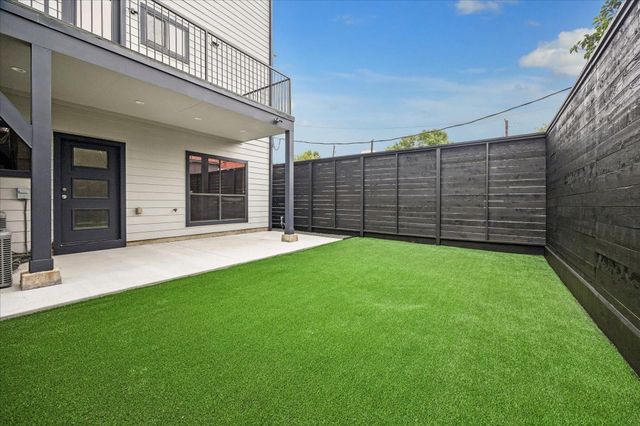 2510 Genesee Street, Houston, TX 77006