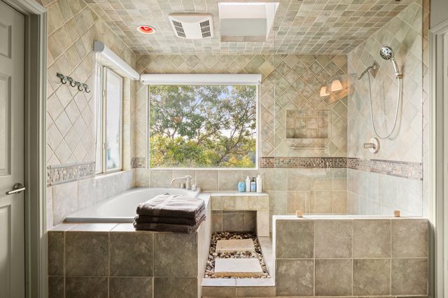 7209 Foxtree CV, Austin, TX 78750