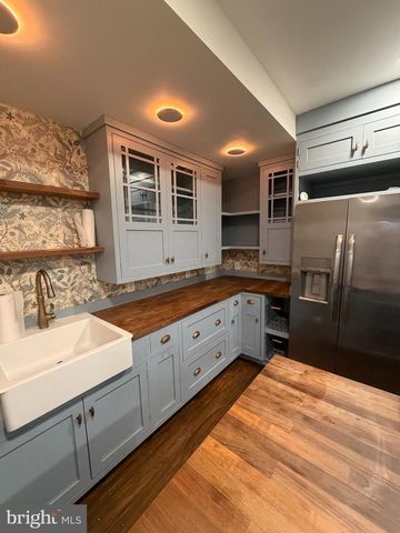 4 11TH AVE, Brooklyn, MD 21225