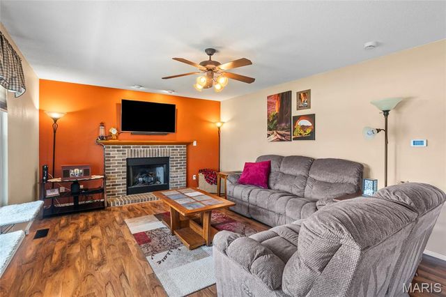 1129 Maclean Drive, O'fallon, IL 62269