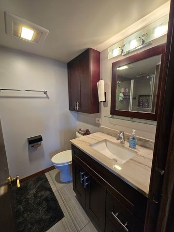 150 E Grand Avenue 302, Elmhurst, IL 60126